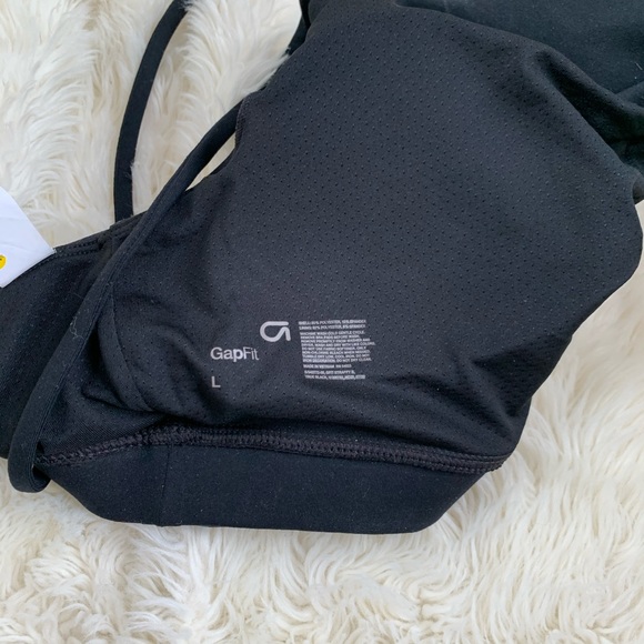 Gapfit sports bra. Size large - Picture 3 of 3
